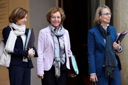 De izquierda a derecha, las ministras de Defensa, Florence Parly; de Trabajo, Muriel Pénicaud, y Cultura, Françoise Nyssen