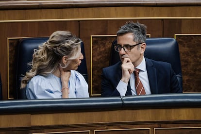 La vicepresidenta Yolanda Díaz y el ministro Félix Bolaños, este jueves en el Congreso.