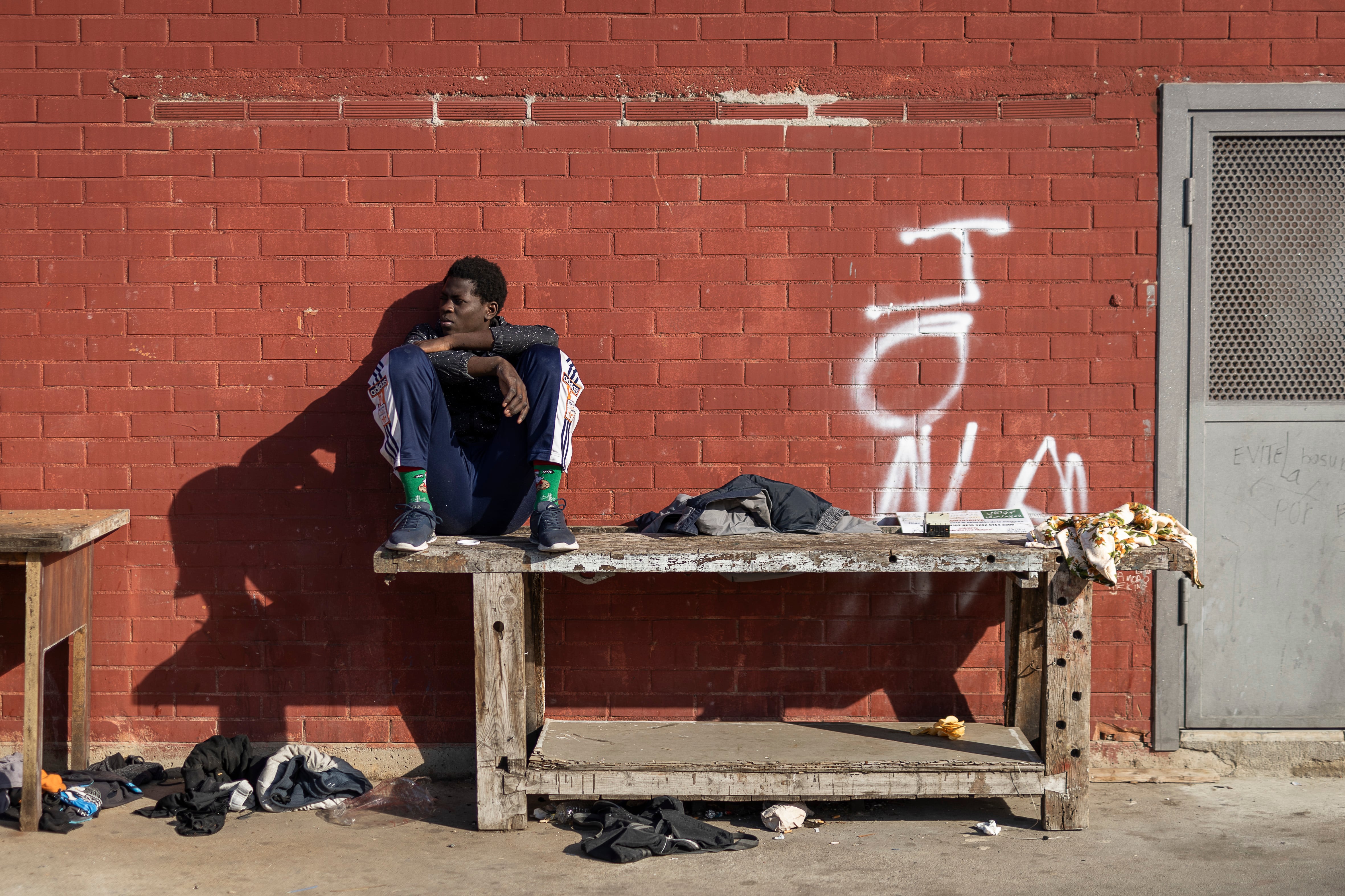 Los migrantes del instituto B9 de Badalona piden al Tribunal de Estrasburgo que frene su desalojo