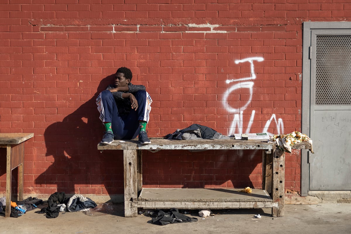 Los migrantes del instituto B9 de Badalona piden al Tribunal de Estrasburgo que frene su desalojo