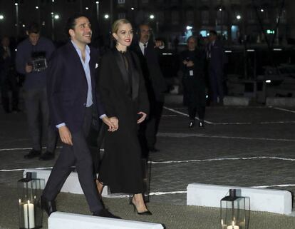 El nuevo matrimonio Marta Ortega y Carlos Torretta. La heredera de Inditex de nuevo apostó por un modelo de Valentino.
