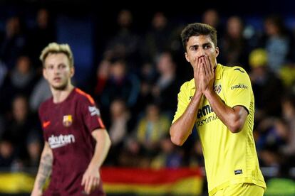 El centrocampista del Villarreal Rodri se lamenta de una acción en un momento del partido.