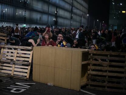 Protestas en el aeropuerto de El Prat convocadas por Tsunami Democràtic tras la sentencia del 'procés'.