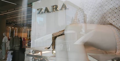 Escaparate de una tienda de Zara ubicada en el centro de Madrid. 