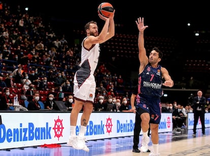 Sergio Rodríguez lanza un triple ante Campazzo