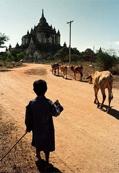 El templo Thatbinnyu, en la ciudad de Bagan, uno de los 13.000 que hay en Myanmar (Birmania), cuya belleza impactó a Amélie Nothomb.