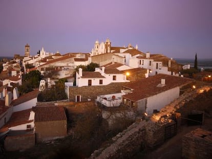 Vista a&eacute;rea del pueblo de Monsaraz, en Portugal. 