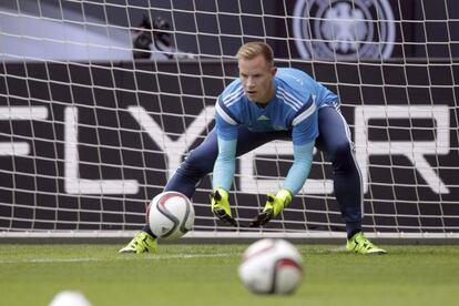 Ter Stegen, la semana pasada, ejercitándose con la selección alemana.