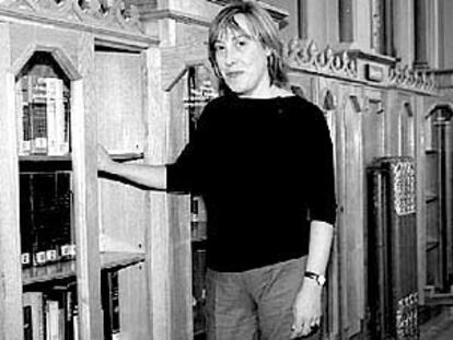Felisa Sanz, ayer, en una de las salas de lectura de la Biblioteca de Bidebarrieta.