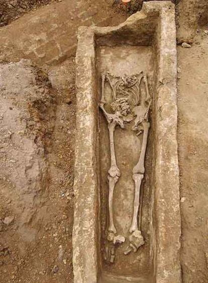 Imagen del sarcófago romano hallado en Londres durante las excavaciones en la iglesia de St. Martins in the Field, en el centro de la ciudad
