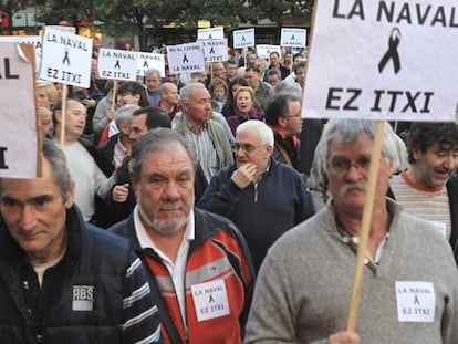 Los trabajadores de La Naval de Sestao se manifiestan en Barakaldo ante el anuncio de un ERE anterior.