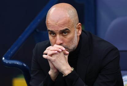 El entrenador del Manchester City, Pep Guardiola, en el banquillo antes del partido.