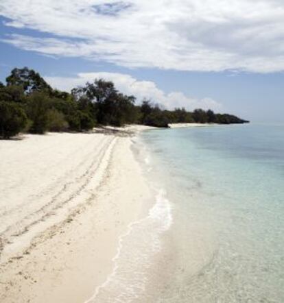 Una playa solitaria de Misali, un pequeño islote en el Índico frente a la isla de Pemba, en Tanzania.