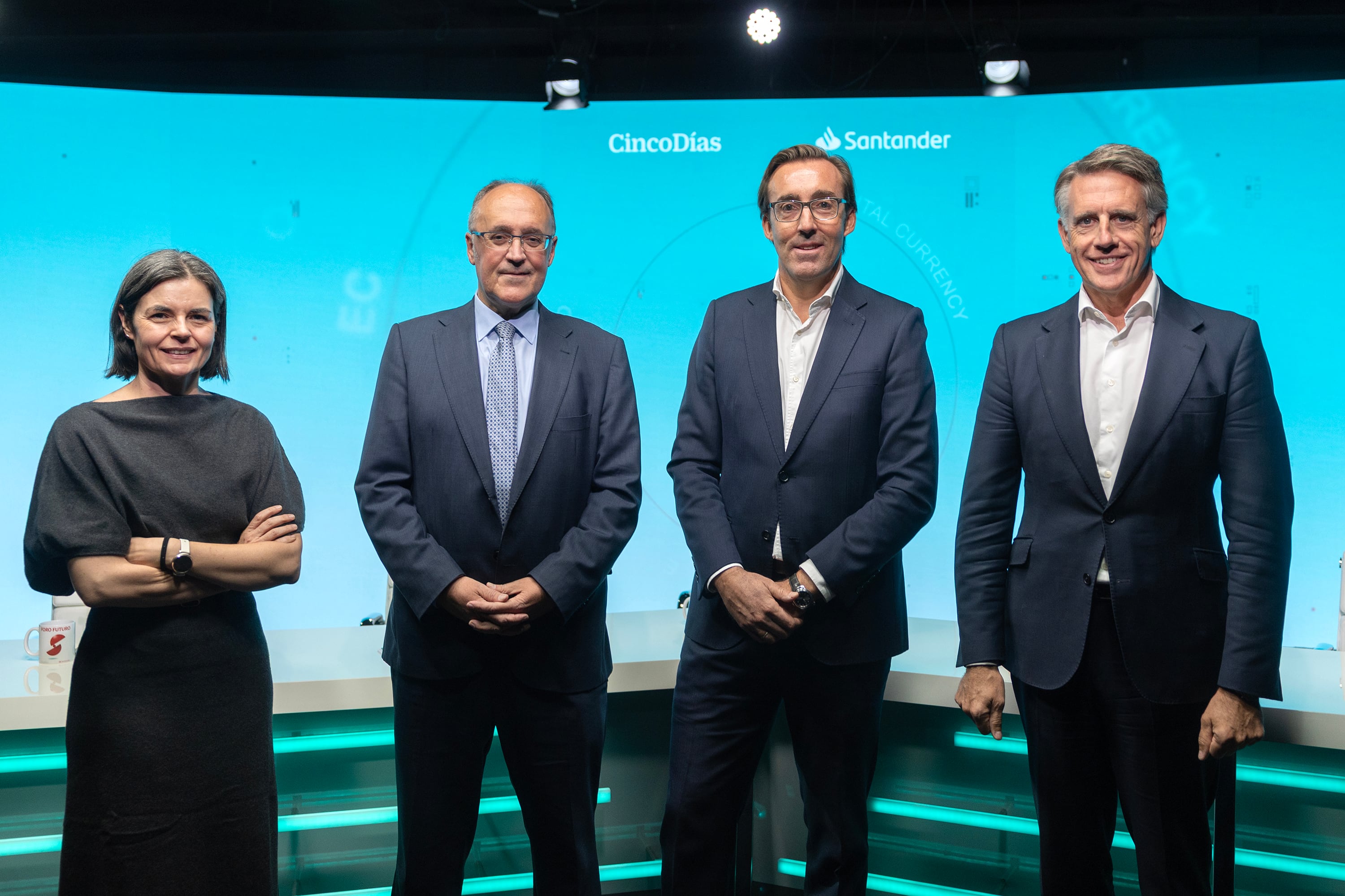 Patricia Gabaldón, profesora asociada en IE Business School; José Luis Manrique, director de Estudios y Estadísticas de Inverco; Javier Viani, responsable de Ahorro e Inversión de Santander España; y Luis Megías, responsable de BlackRock en Iberia.