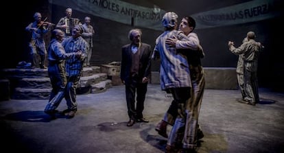 Escena de &#039;El tri&aacute;ngulo azul&#039;, dirigida por Laila Ripoll. 