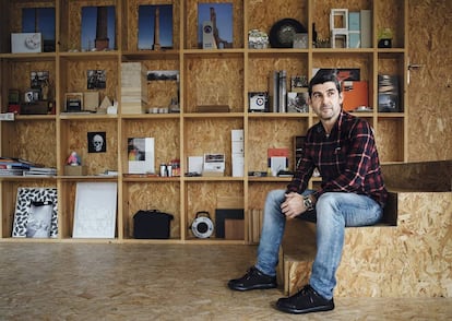 Ander Soriano, fundador de Estudios Durero, en su despacho.