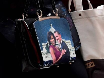 Meryl Streep con el bolso durante el rodaje de 'The Post.'