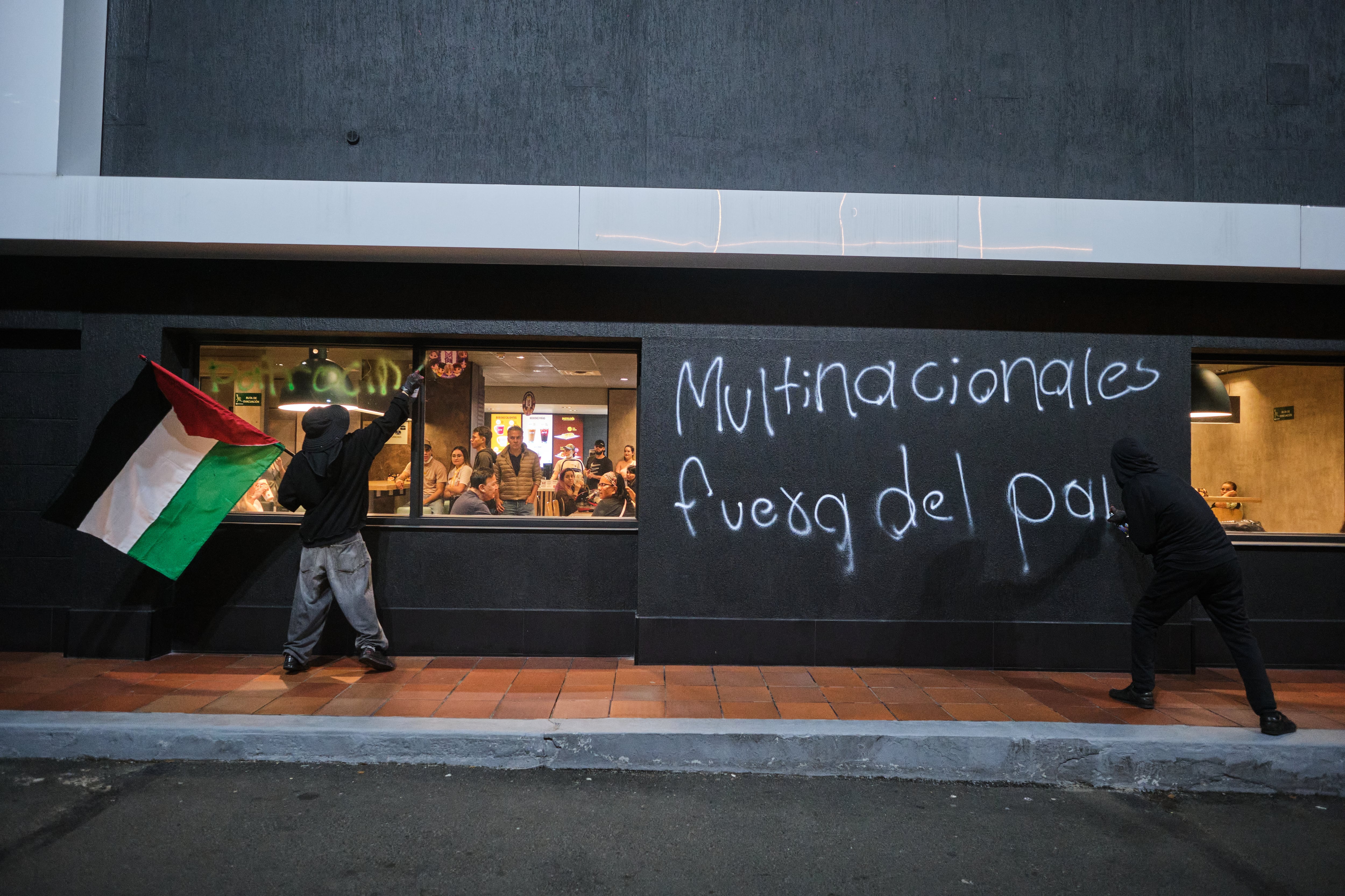 Pintas en una cadena de restaurantes.