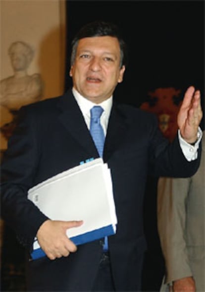 José Manuel Durão Barroso a la entrada de la reunión que ha mantenido hoy con el presidente de Portugal, Jorge Sampaio.