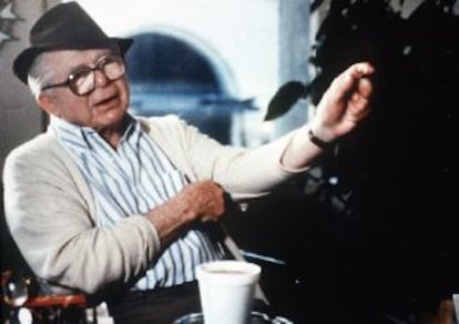 El director de cine Billy Wilder durante una entrevista.