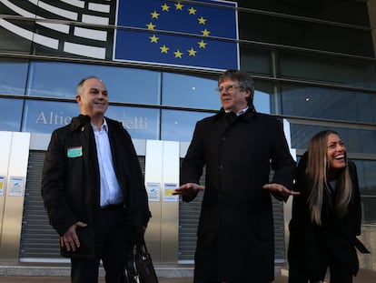 Jordi Turull, Carles Puigdemont y Míriam Nogueras, este viernes en el Parlamento Europeo.