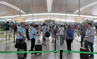 Control de seguridad en la T1 del Aeropuerto de Barcelona, el pasado sábado.