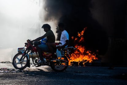 Con la calle revuelta y la oposición movilizada, el principal apoyo de Moïse proviene de la comunidad internacional, principalmente de Estados Unidos.