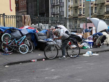 Personas sin hogar en el barrio de Tenderloin, de San Francisco, el pasado 30 de octubre.