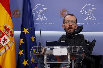 El portavoz de Unidas Podemos en el Congreso de los Diputados, Pablo Echenique, durante una rueda de prensa.