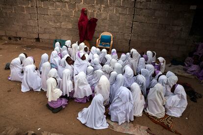 Un grupo de mujeres en la escuela coránica de Astaqwa, también en Maiduguri. 