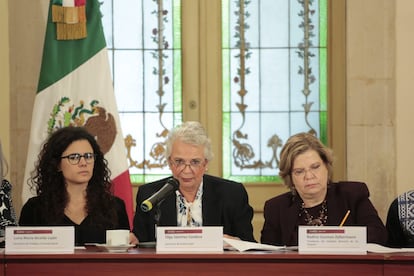 Luisa María Alcalde, Olga Sánchez Cordero y Nadine Gasman durante la conferencia de este jueves.