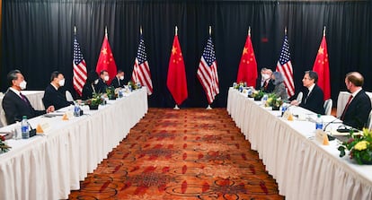 Primera reunión bilateral de la era Biden entre Estados Unidos y China, celebrada en Alaska.