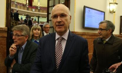 Josep Antoni Duran Lleida a la salida del Congreso.