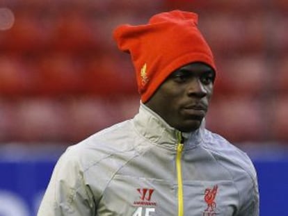 Balotelli, entrenándose en Anfield.