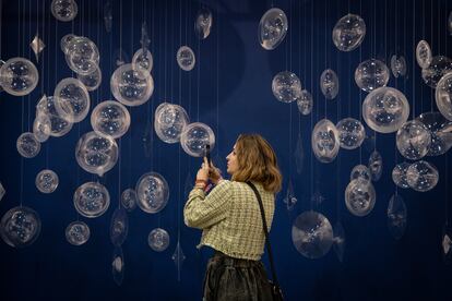 La obra 'Rain songs' de Kosei Komatsu, en la galería COHJU / SAENGER.