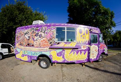 Camión de comida 'gournet' en una aparcamiento de East Austin (Texas).