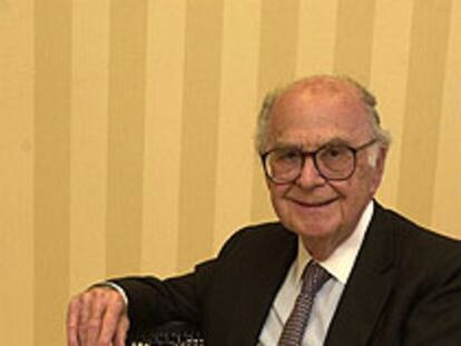 El presidente de honor de Burson-Marsteller, Harold Burson.