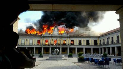 Incendio en el Ayuntamiento de Brunete en junio de 2015.