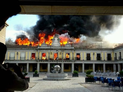 Incendio en el Ayuntamiento de Brunete en junio de 2015. 