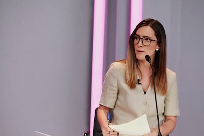 Luisa Cantú Ríos modera un debate previo a la consulta de Revocación de Mandato, en abril de 2022.