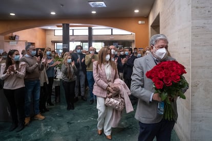 Francisco Toscano, tras finalizar su último pleno municipal en Dos Hermanas, Sevilla, donde ha sido alcalde durante 39 años consecutivos.
FOTO: PACO PUENTES/EL PAIS