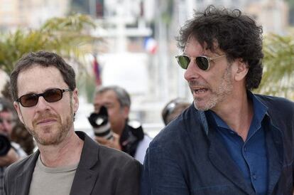 Els cineastes Ethan (esquerra) i Joel Coen, presidents del jurat, avui a Canes.