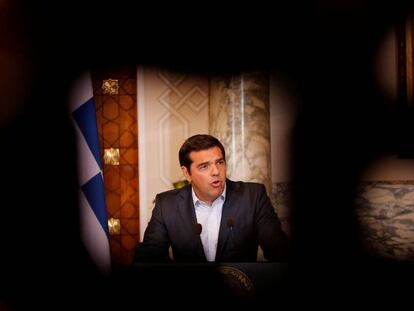 El primer ministro griego, Alexis Tsipras, durante una conferencia sobre inmigraci&oacute;n en El Cairo. 