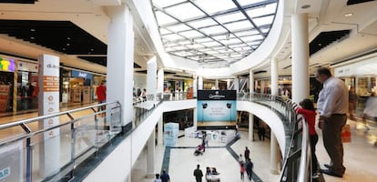 Centro comercial &Agrave;necblau, en Castelldefels (Barcelona), propiedad de Lar Espa&ntilde;a.