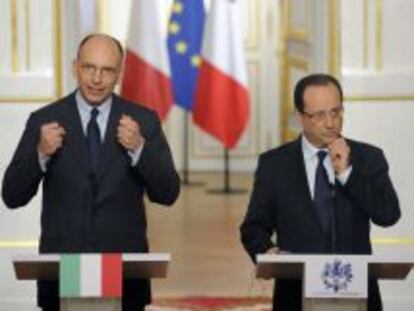 El presidente franc&eacute;s, Fran&ccedil;ois Hollande (d), y el nuevo primer ministro italiano, Enrico Letta