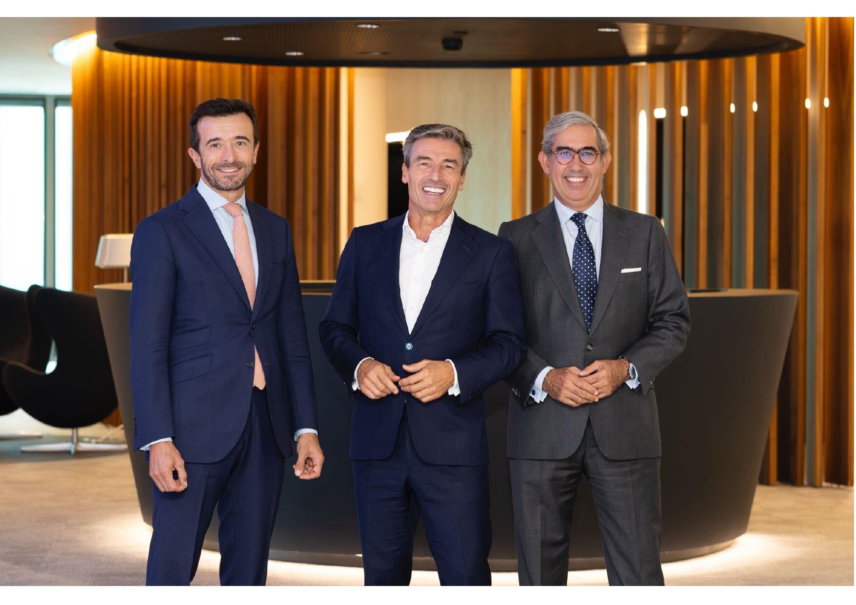 Ramón Palacín, socio responsable de clientes y mercados de EY España; Federico Linares, presidente; y Adolfo Zunzunegui, socio director de EY Abogados.