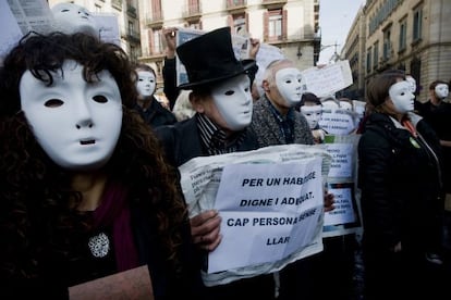 Protesta en la plaza de Sant Jaume, en Barcelona