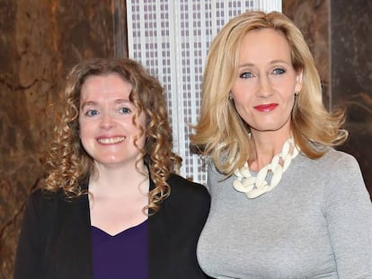 Georgette Mulheir y J. K. Rowling en un evento en Nueva York en abril de 2015.