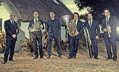 El quintet Spanish Brass Luur Metalls amb Pep Gimeno, 'Botifarra' (centre).