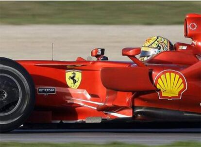 Valentino Rossi conduciendo el F2008